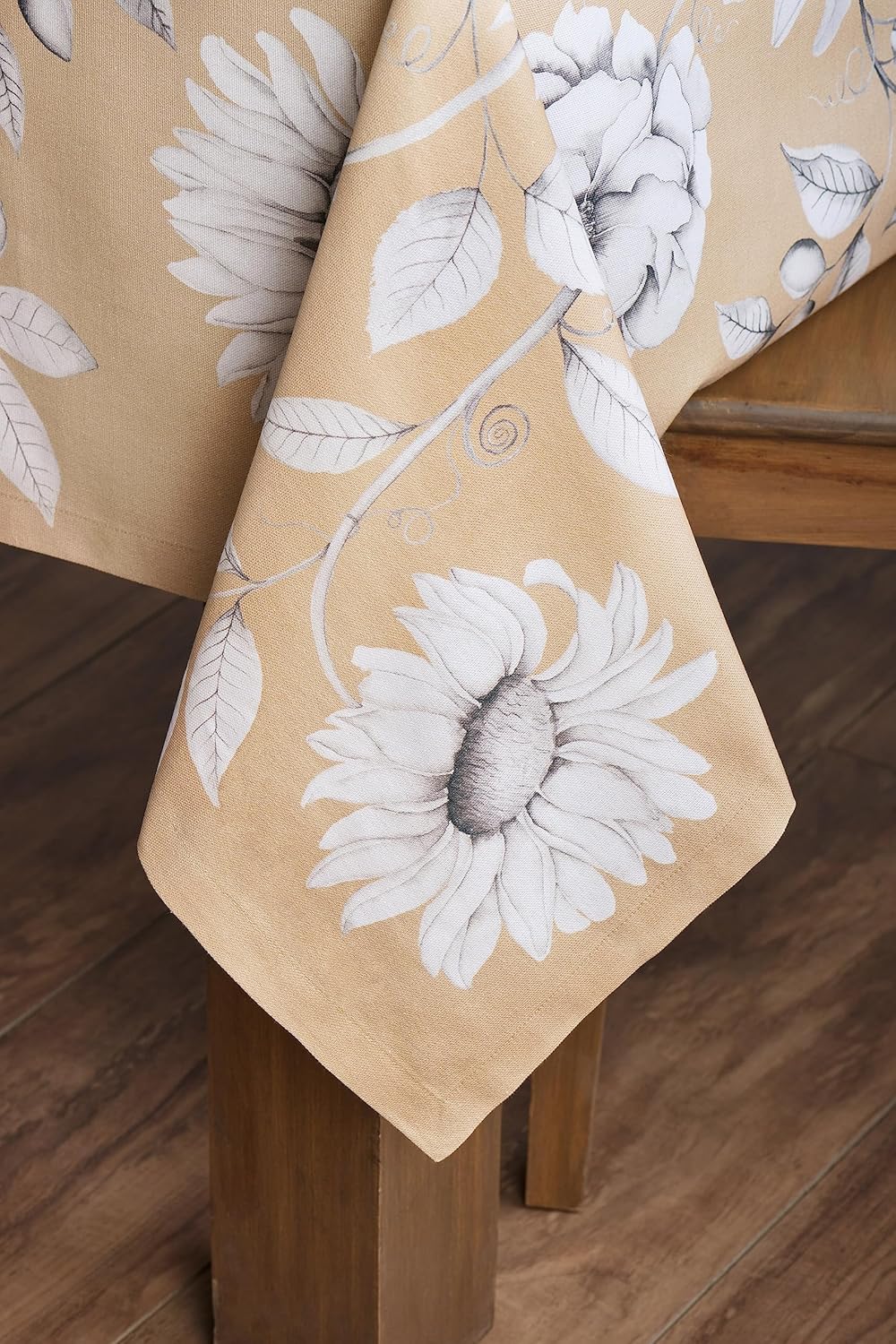 Vintage Petals Table Cover